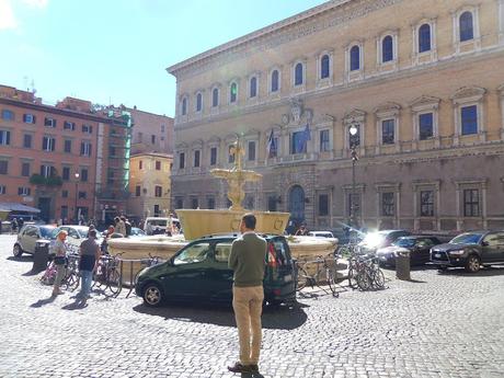 20 foto in una normale passeggiata domenicale. Ecco come è ridotto il centro di Roma. Giubileo?