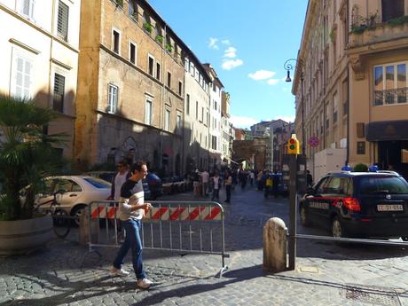 20 foto in una normale passeggiata domenicale. Ecco come è ridotto il centro di Roma. Giubileo?