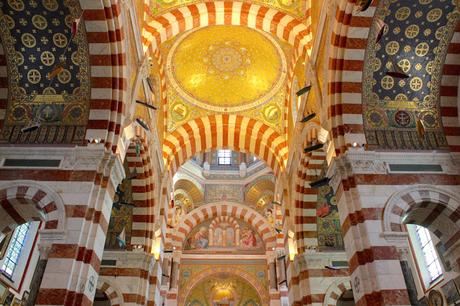 L'interno della splendida Notre-Dame - foto di Elisa Chisana Hoshi
