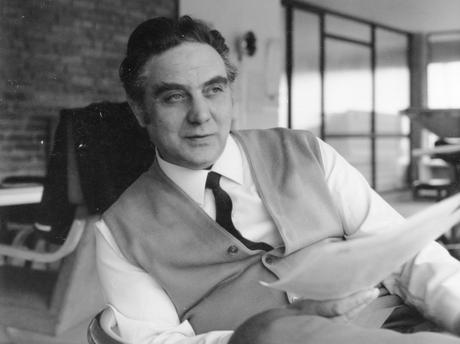 Martinelli Luce: buon compleanno al Serpente e anche al Pipistrello