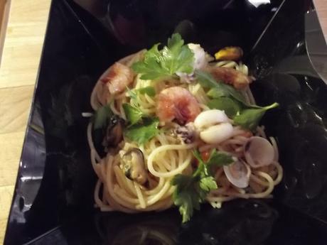 SPAGHETTI DI RISO E MAIS AI FRUTTI DI MARE