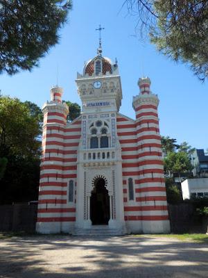 Cap Ferret: Herbe e la rue des chiens qui dorment