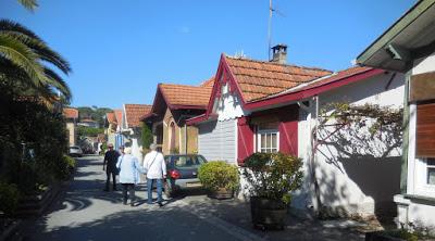 Cap Ferret: Herbe e la rue des chiens qui dorment