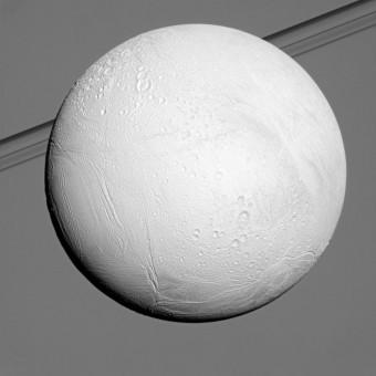 Encelado ripreso dalla missione Cassini-Huygens. Crediti: NASA/JPL/Space Science Institute