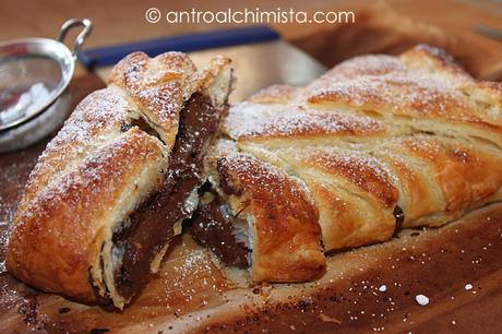 Treccia di Pasta Sfoglia con Cioccolato Fondente e Peperoncino