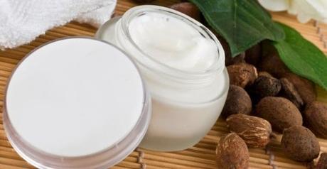 Latte di cocco per pelle radiosa e capelli stregati