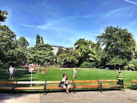 Vienna. Un altro pianeta raggiungibile con meno di due ore di volo. Tante foto per fare un confronto