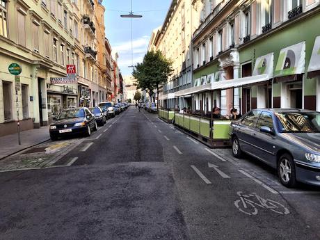 Vienna. Un altro pianeta raggiungibile con meno di due ore di volo. Tante foto per fare un confronto