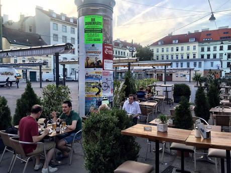 Vienna. Un altro pianeta raggiungibile con meno di due ore di volo. Tante foto per fare un confronto