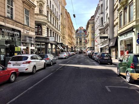 Vienna. Un altro pianeta raggiungibile con meno di due ore di volo. Tante foto per fare un confronto