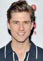 Aaron Tveit di Graceland prossimo protagonista di CBS “BrainDead”