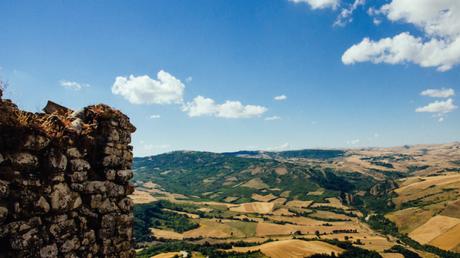 Abruzzo, Calabria e Campania: viaggio attraverso borghi abbandonati e tentativi di rinascita