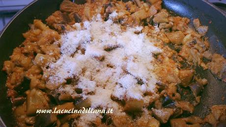 Hamburger di Melanzane Piccanti con cuore di Formaggio