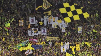 (VIDEO)Borussia Dortmund fans amaziong support!