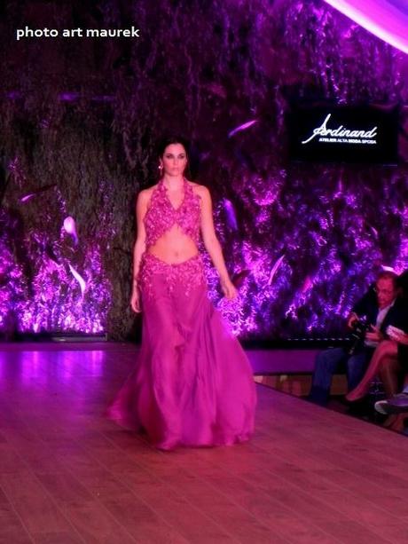 Ferdinand Fashion Show: amore saffico e no al femminicidio