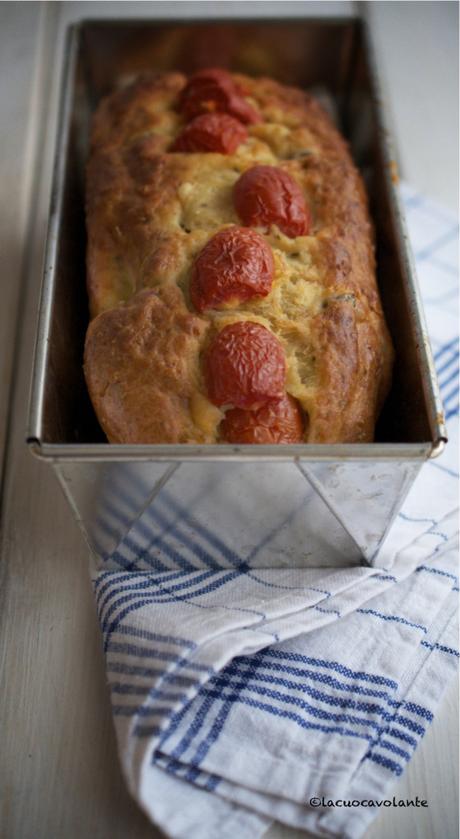 Vecchie conoscenze, nuova combinazioni: Cake al Tonno e Olive per una domenica piovosa