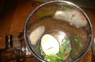 Salsa tonnata con uovo sodo, al basilico
