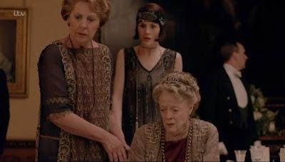 Downton Abbey Horror: Lord Robert sputa sangue (e l'etichetta infrange)