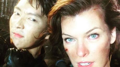 Lee Joon-gi entra nel cast di Resident Evil: The Final Chapter, selfie con Milla Jovovich