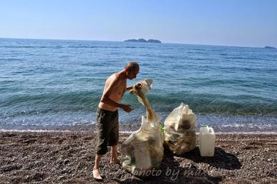 Positano:  giornata di pulizia delle spiagge