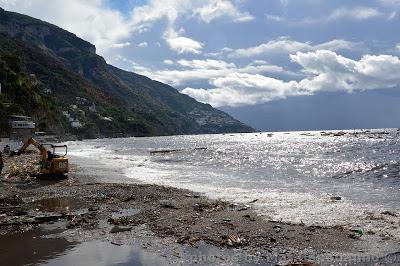 Positano:  giornata di pulizia delle spiagge