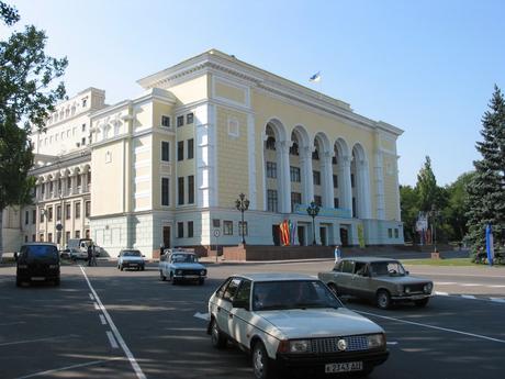 © Podvalov per Wikipedia - Teatro dell'opera a Donetsk