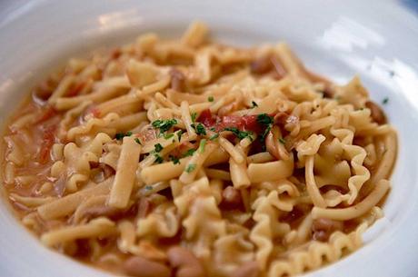 Pasta e fagioli con le cotiche