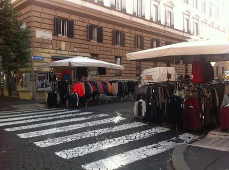 10 foto per tenere sempre a mente come hanno ridotto Via Cola di Rienzo. Da via elegante a bidonville