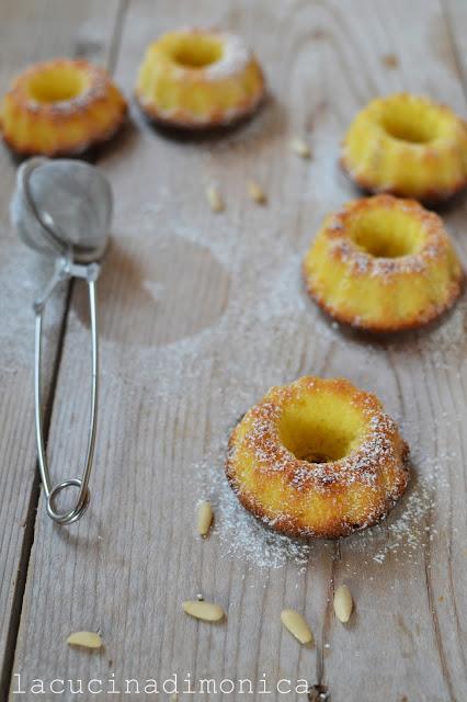 CIAMBELLINE ALLO YOGURT E PINOLI