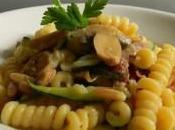 Fusilli funghi, zucchine speck