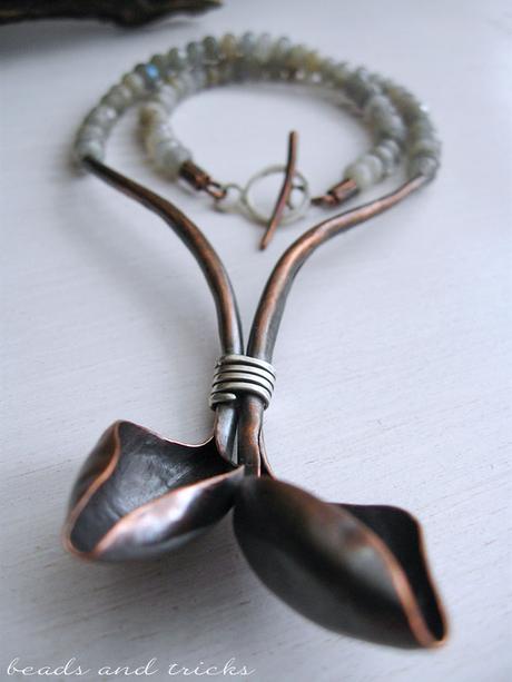 Collana in rame forgiato a mano, argento e labradorite