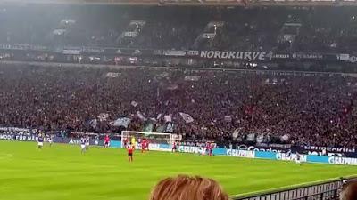 (VIDEO)Schalke 04 fans sing vs Hertha BSC 17.10.2015