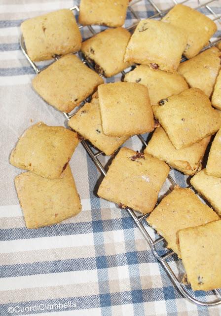 Biscotti Inzupposi alle Carote, Uvetta e Cannella (Vegan)