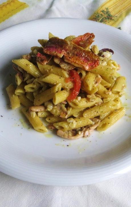 Pennette alla crema di finocchio, calamari e triglie