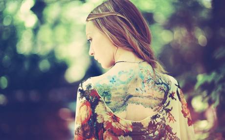 girl-back-dress-tattoos-nature-background-style-fashion-2880x1800