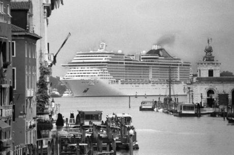 9. © Gianni Berengo Gardin-Courtesy Fondazione Forma per la Fotografia