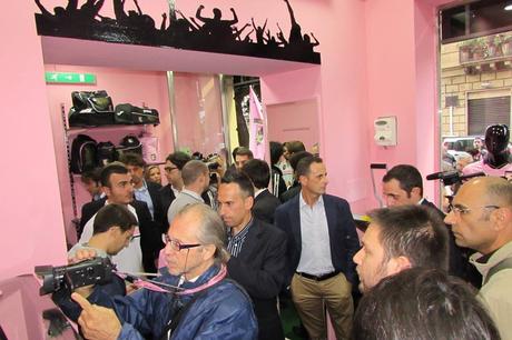 Palermo: Bagno di folla al nuovo store, inaugurano Andelkovic e Vazquez (VIDEO)