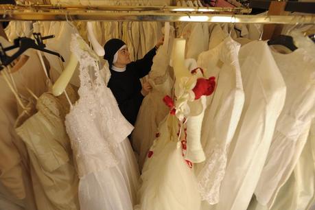 Abito da sposa low-cost: al Monastero di Santa Rita, si donano