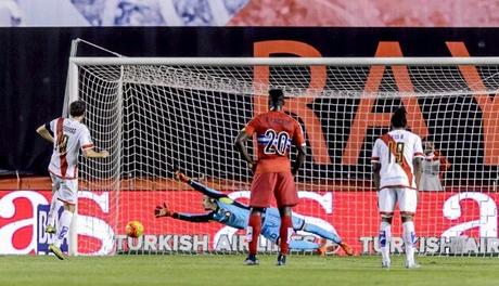 Rayo-Espanyol 3-0; i fulmini vincono la Guerra