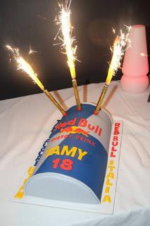 torta lattina redbull pasta di zucchero cake design polvere di zucchero compleanno tamara molinaro rally