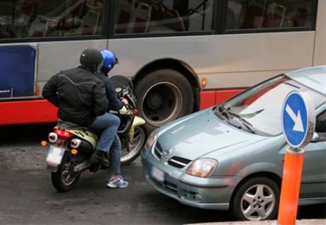 scooter rapinatori malviventi eboli