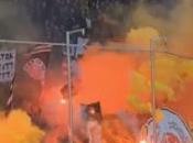 (VIDEO)FC ‪‎St. ‪Pauli's fans smokeflares Freiburg 25.10.2015