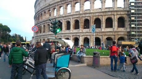 Tutte le mostruosità dell'area del Colosseo. Così la zona più famosa della città attende il Giubileo