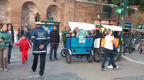 Tutte le mostruosità dell'area del Colosseo. Così la zona più famosa della città attende il Giubileo