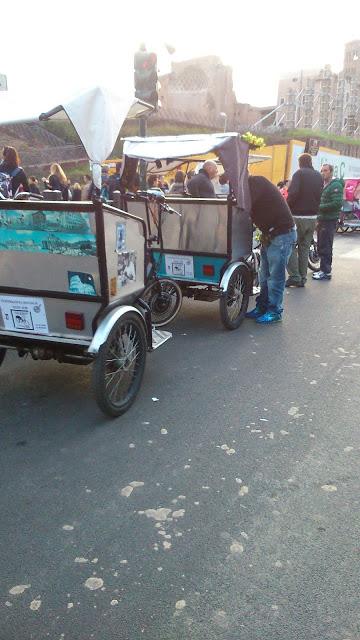 Tutte le mostruosità dell'area del Colosseo. Così la zona più famosa della città attende il Giubileo