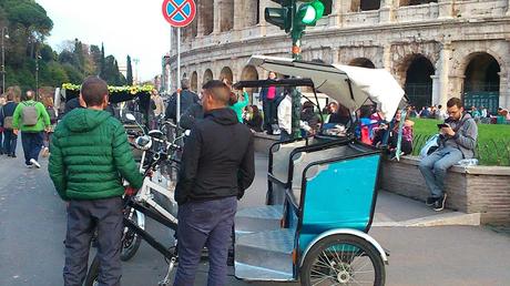 Tutte le mostruosità dell'area del Colosseo. Così la zona più famosa della città attende il Giubileo