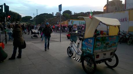 Tutte le mostruosità dell'area del Colosseo. Così la zona più famosa della città attende il Giubileo