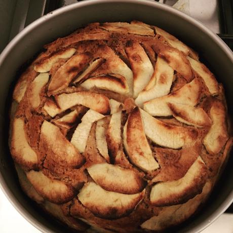 IN CUCINA CON NATURALMENTEJO: TORTA DI MELE VEGAN (con succo di mela)