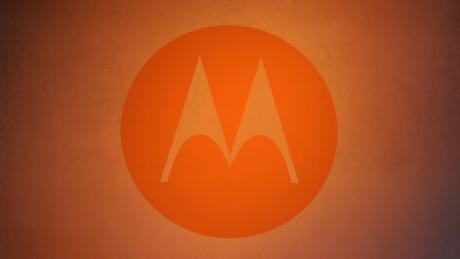 Motorola sostiene che i telefoni di oggi sono troppo fragili, usa iPhone come esempio nella pubblicità di Droid Turbo 2