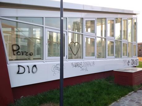 La Stazione Jonio è stata inaugurata il 21 aprile 2015. 6 mesi fa. Ecco com'è ridotta oggi